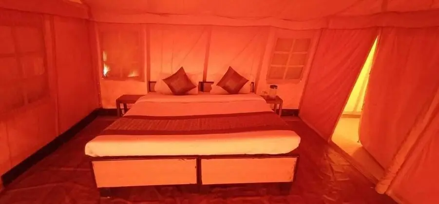 Luxury Oda