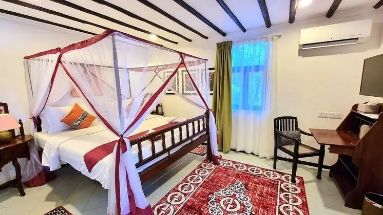 Tek Büyük veya İki Ayrı Yataklı Oda, 2 Yatak Odası