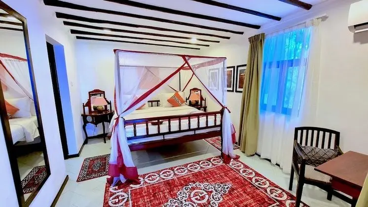 Tek Büyük veya İki Ayrı Yataklı Oda, 2 Yatak Odası