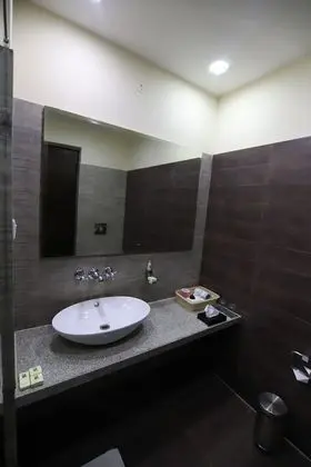 Deluxe Tek Büyük veya İki Ayrı Yataklı Oda, 1 En Büyük (King) Boy Yatak, Havuz Manzaralı