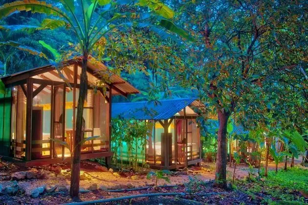 Glamping Hut