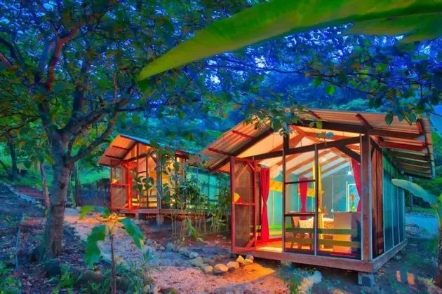 Glamping Hut