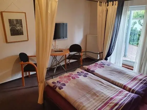 Comfort Tek Büyük Yataklı Oda