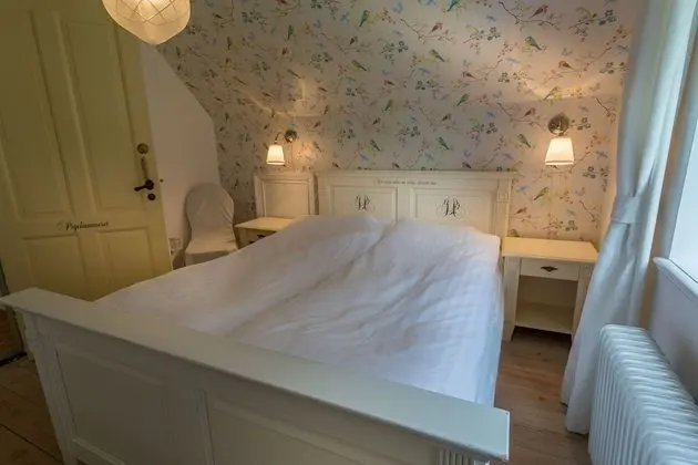 Classic Oda, 1 Büyük (Queen) Boy Yatak