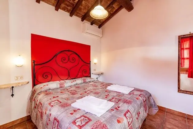 Family Apart Daire, Birden Çok Yatak, 2 Banyolu, Bahçeli (Juniper apt with shared pool family)