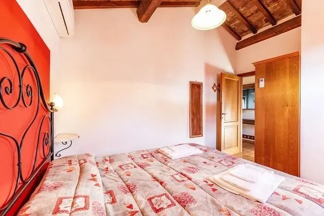 Family Apart Daire, Birden Çok Yatak, 2 Banyolu, Bahçeli (Juniper apt with shared pool family)