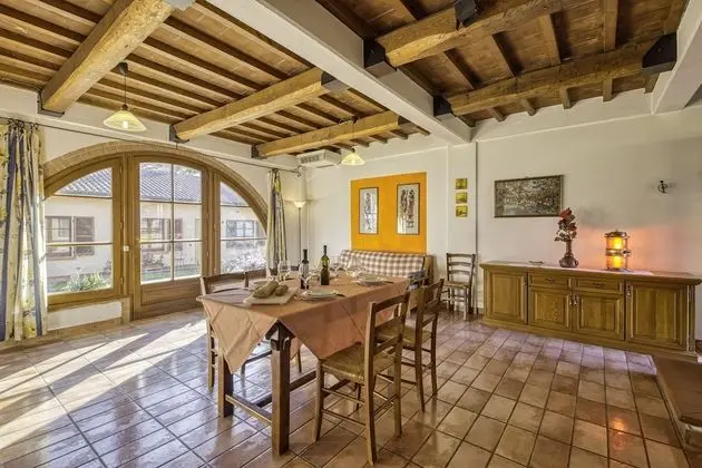 Family Apart Daire, Birden Çok Yatak, 2 Banyolu, Bahçeli (Juniper apt with shared pool family)