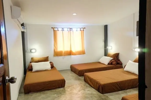 Single Bed in Mixed Dormitory Room