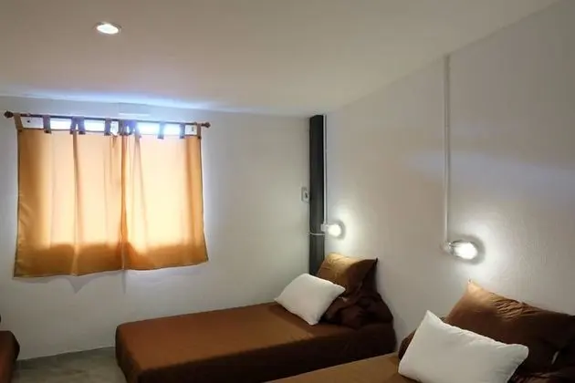 Single Bed in Mixed Dormitory Room