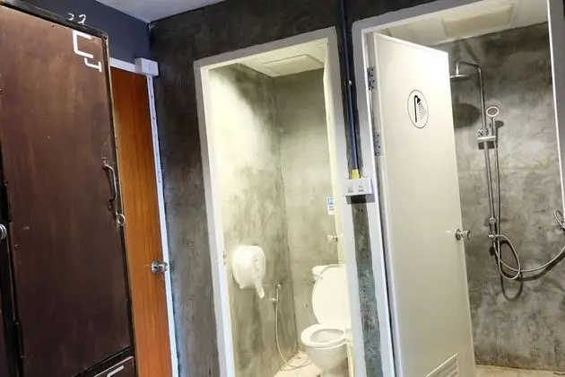 Single Bed in Mixed Dormitory Room