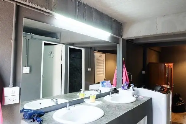 Single Bed in Mixed Dormitory Room