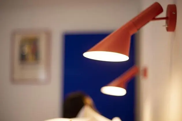Design Tek Büyük Yataklı Oda, 1 Büyük (Queen) Boy Yatak, Engellilere Uygun, Sigara İçilmez