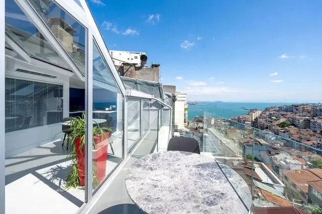 Çatı Katı Süiti (Penthouse)