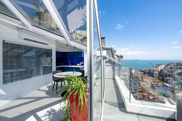 Çatı Katı Süiti (Penthouse)