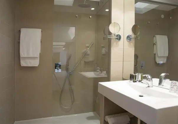 Deluxe Tek Büyük veya İki Ayrı Yataklı Oda, Deniz Manzaralı