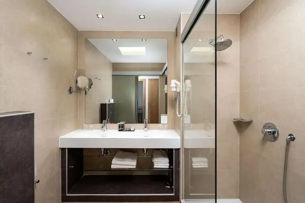 Superior Tek Büyük veya İki Ayrı Yataklı Oda, Kısmi Deniz Manzaralı