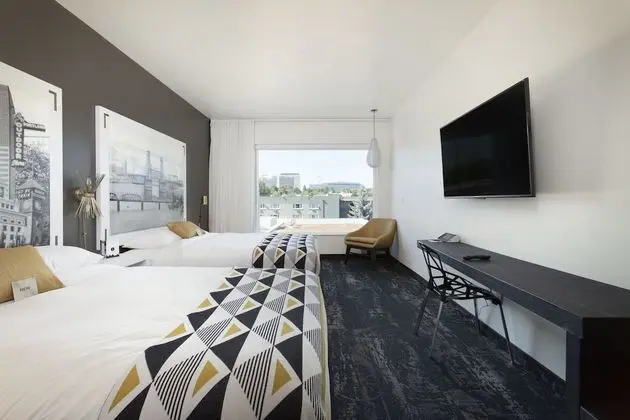 Design Tek Büyük veya İki Ayrı Yataklı Oda, 2 Büyük (Queen) Boy Yatak, Şehir Manzaralı