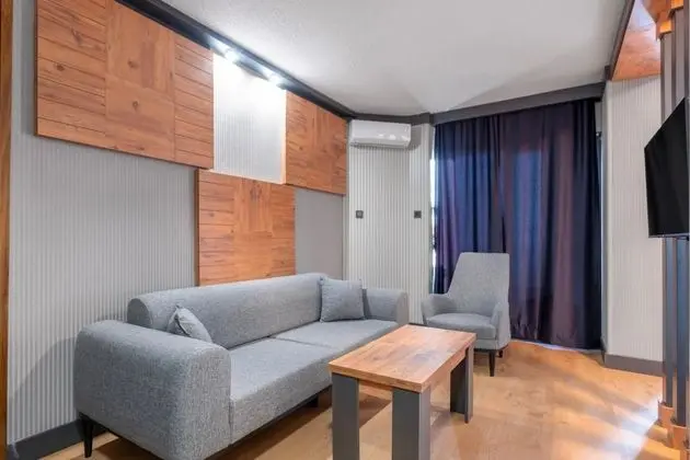 Jakuzili Suite Oda