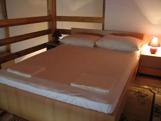 Stüdyo (Jure - ground floor studio-apartments)