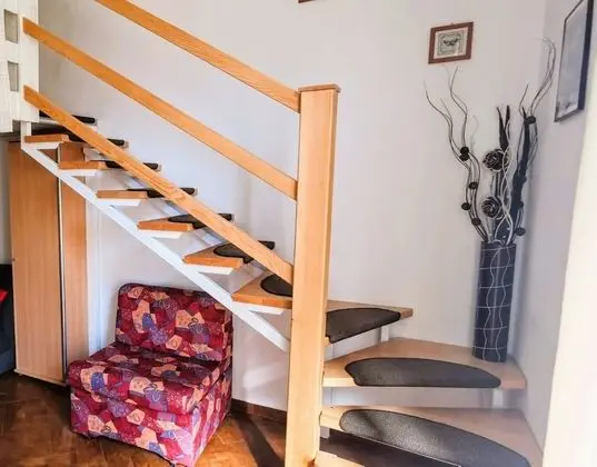 Stüdyo (Jure - ground floor studio-apartments)