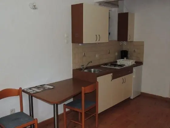 Stüdyo (Jure - ground floor studio-apartments)