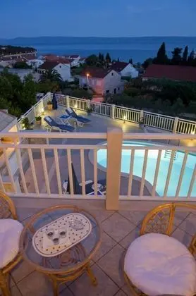 Ev (Jure - with pool - H(8+4))