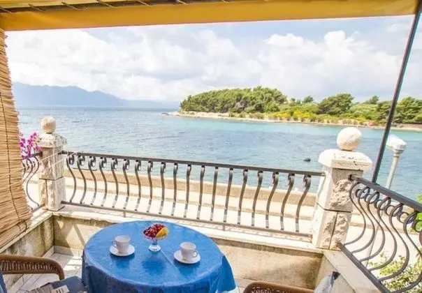 Apart Daire (Juri - 60 m from sea - A6(3+1))