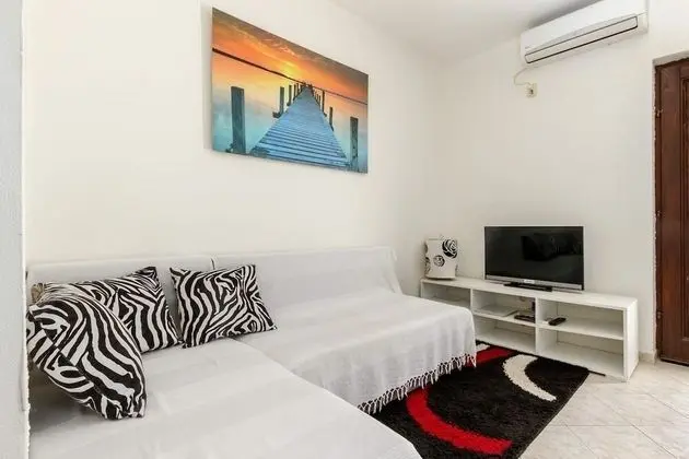 Apart Daire (Jurica - 300 m from sea - A2 Roko(2+1)