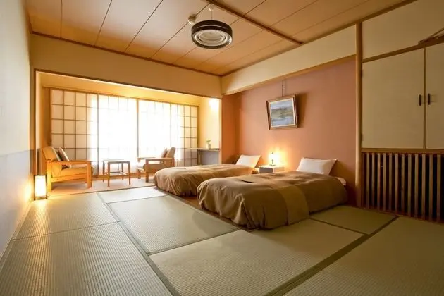 Club Oda, 3 Tek Kişilik Yatak, Sigara İçilmez, Özel Banyo