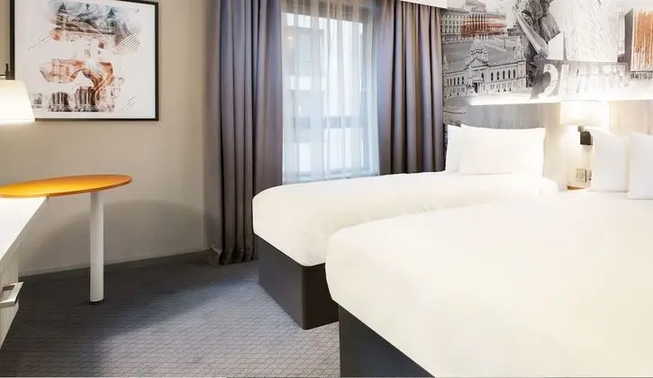 Superior Tek Büyük Yataklı Oda (and Single Bed)