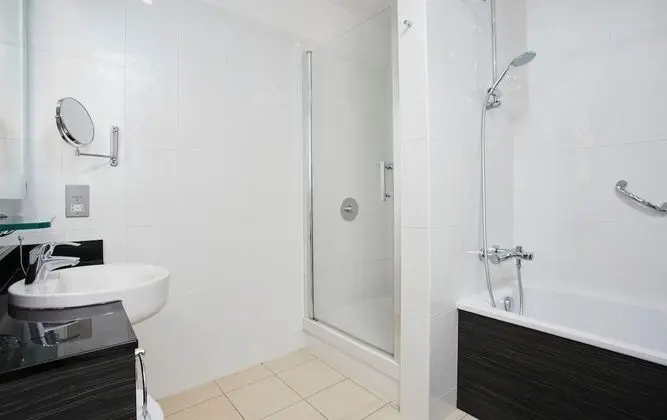 Standard İki Ayrı Yataklı Oda (1 Double & 1 Single bed)