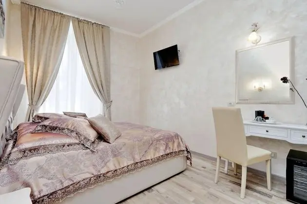 Deluxe Tek Büyük Yataklı Oda (1)