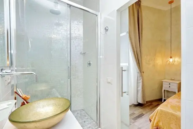 Deluxe Tek Büyük Yataklı Oda (1)