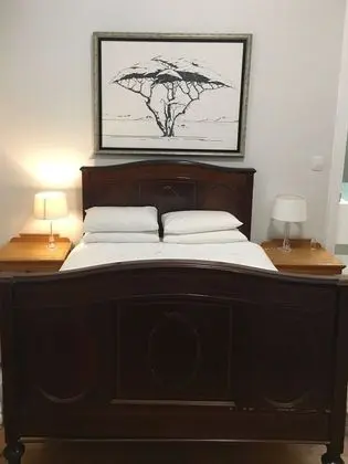 Room 2 Queen