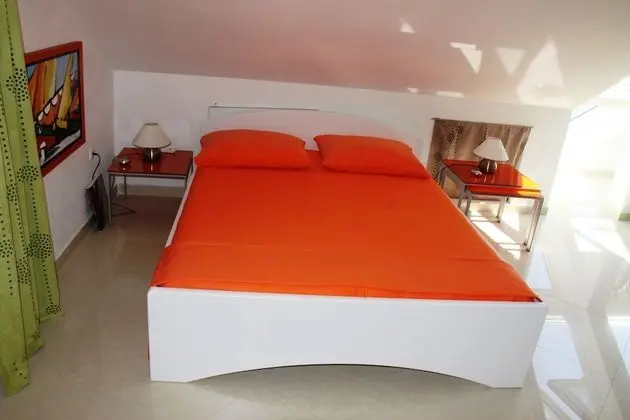 Stüdyo (Studio Apartment with Terrace)