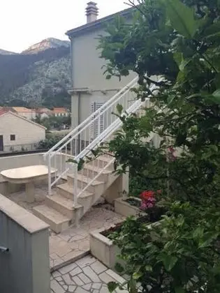 Stüdyo (Studio Apartment with Terrace)