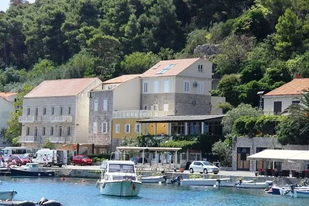 Stüdyo (Studio Apartment with Terrace)