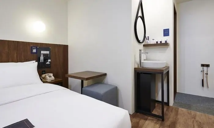 Standard Tek Büyük Yataklı Oda