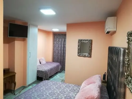 Üç Kişilik Oda