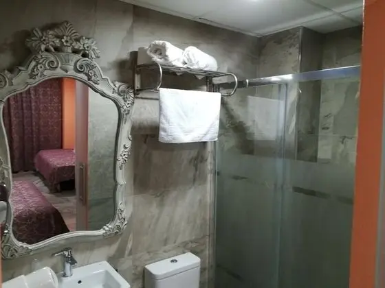 Üç Kişilik Oda