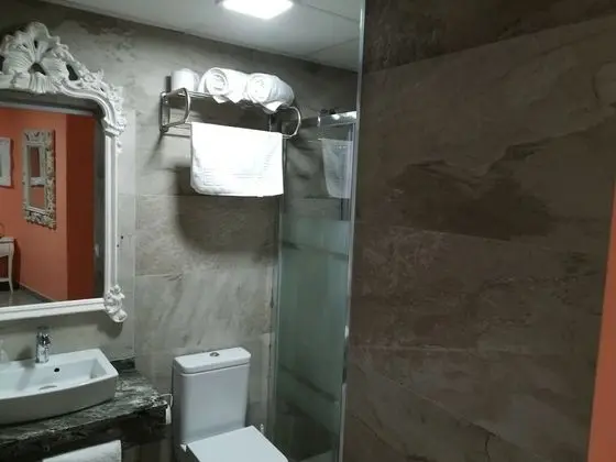 Üç Kişilik Oda