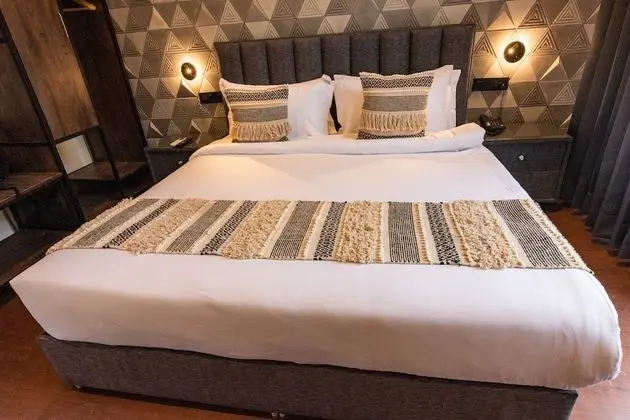 Premium Tek Büyük Yataklı Oda