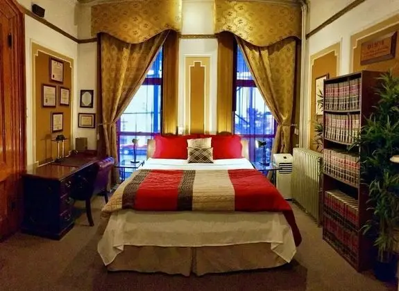 Traditional Apart Daire, Birden Çok Yatak