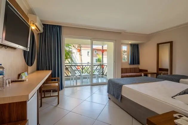 https://images.etstur.com/imgproxy/resize/2560x1440/files/images/hotelImages/etsrooms/877/Justiniano_Club_Alanya_20241210125207_2.jpg