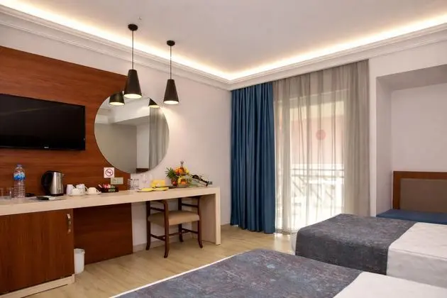 https://images.etstur.com/imgproxy/resize/2560x1440/files/images/hotelImages/etsrooms/118/Justiniano_Deluxe_Resort_20260311161824_2.jpg