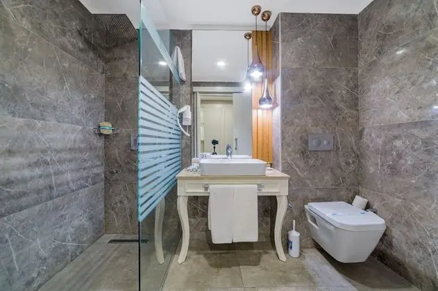 Standard Tek Büyük Yataklı Oda