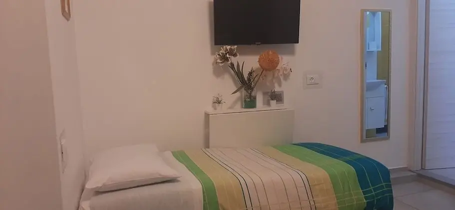 Standard Tek Büyük Yataklı Oda