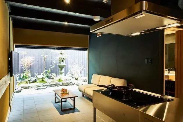 Traditional Ev (Private Vacation Home)