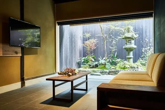Traditional Ev (Private Vacation Home)