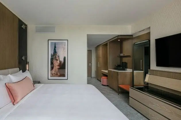 Oda, 1 En Büyük (King) Boy Yatak, Şehir Manzaralı